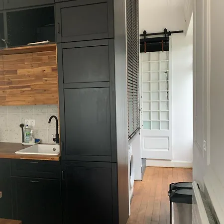 Apartment T2 Atypique Avec Parking Et Belle Terrasse - *