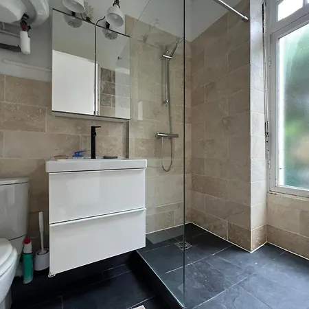 T2 Atypique Avec Parking Et Belle Terrasse - Apartamento